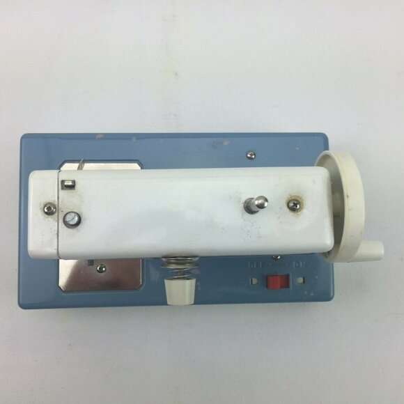 Vintage Miniature Toy Blue White Sewing Machine Hand Crank Battery Operated - Picture 9 of 12